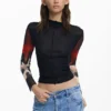 T-Shirt mit transparenten Ärmeln T-Shirt mit transparenten Ärmeln
