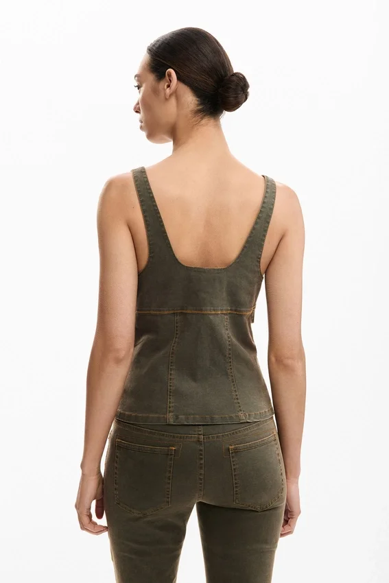 Taillierte Bluse mit Trägern Taillierte Bluse mit Trägern