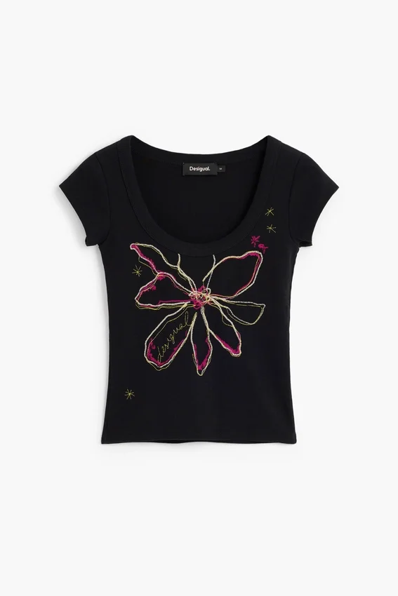 Tailliertes T-Shirt mit Blumenmuster Tailliertes T-Shirt mit Blumenmuster