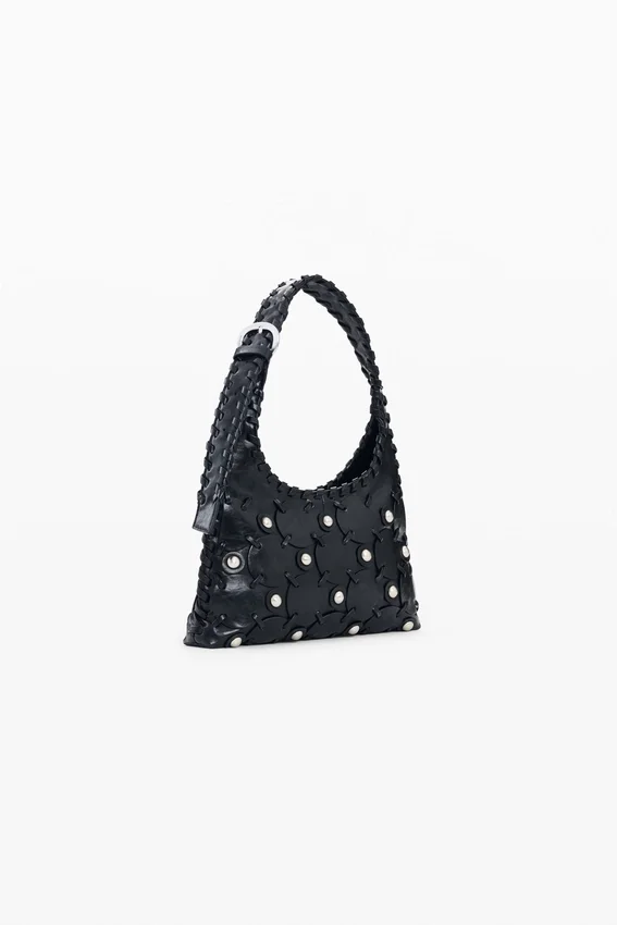 Tasche aus Kunstleder mit Nieten Tasche aus Kunstleder mit Nieten