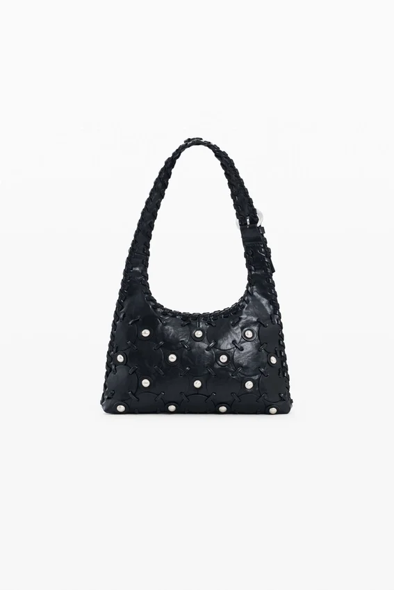 Tasche aus Kunstleder mit Nieten Tasche aus Kunstleder mit Nieten