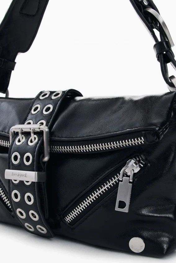 Tasche mit Schnalle in Lederoptik Tasche mit Schnalle in Lederoptik