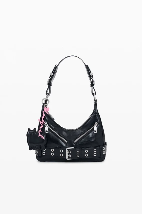Tasche mit Schnallenverzierung Tasche mit Schnallenverzierung