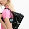 Tasche mit Schnallenverzierung Tasche mit Schnallenverzierung