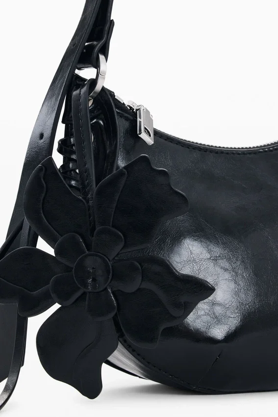 Umhängetasche mit Geldbörsen-Nahtdetails Umhängetasche mit Geldbörsen-Nahtdetails