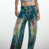 Weit geschnittene Splatter-Jeans Weit geschnittene Splatter-Jeans