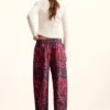 Weite Hose, entworfen von Christian Lacroix Weite Hose, entworfen von Christian Lacroix