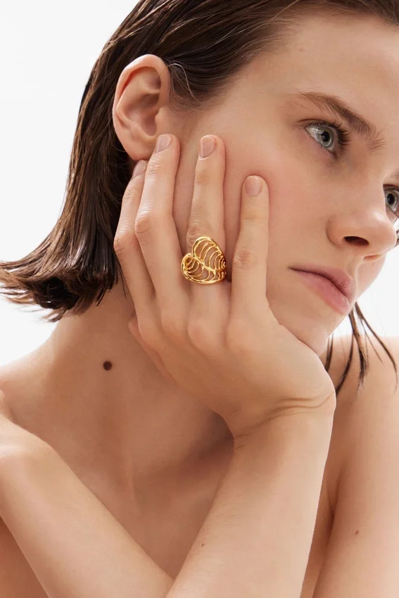 Zalio vergoldeter Ring mit Blatt-Herz Zalio vergoldeter Ring mit Blatt-Herz