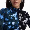 Zweifarbiges Blumen-T-Shirt Zweifarbiges Blumen-T-Shirt